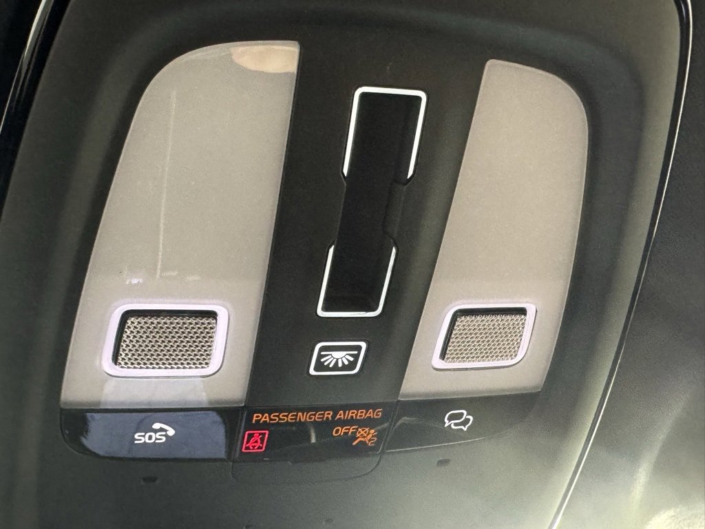 Certified 2024 Volvo XC90 T8 Ultimate w/ Protection Package Premier image 24