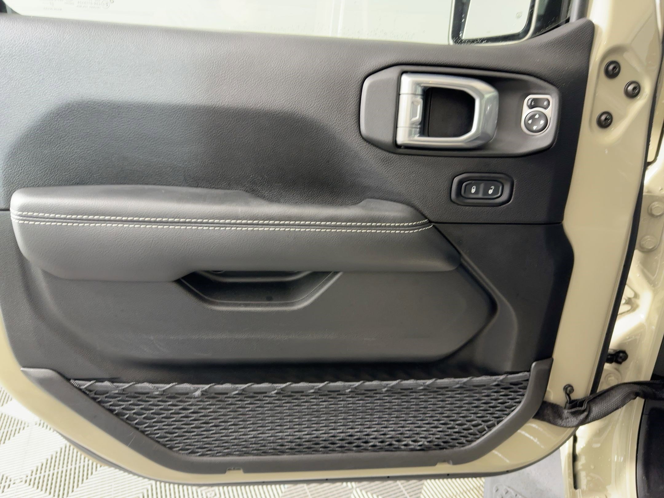 Used 2022 Jeep Gladiator Overland w/ Popular Equipment Package image 20