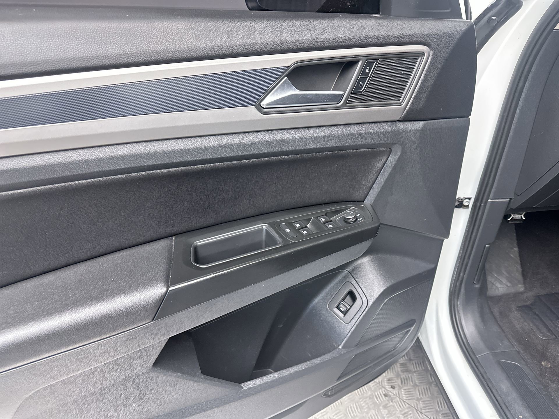 Used 2021 Volkswagen Atlas SE w/ Panoramic Sunroof Package image 15