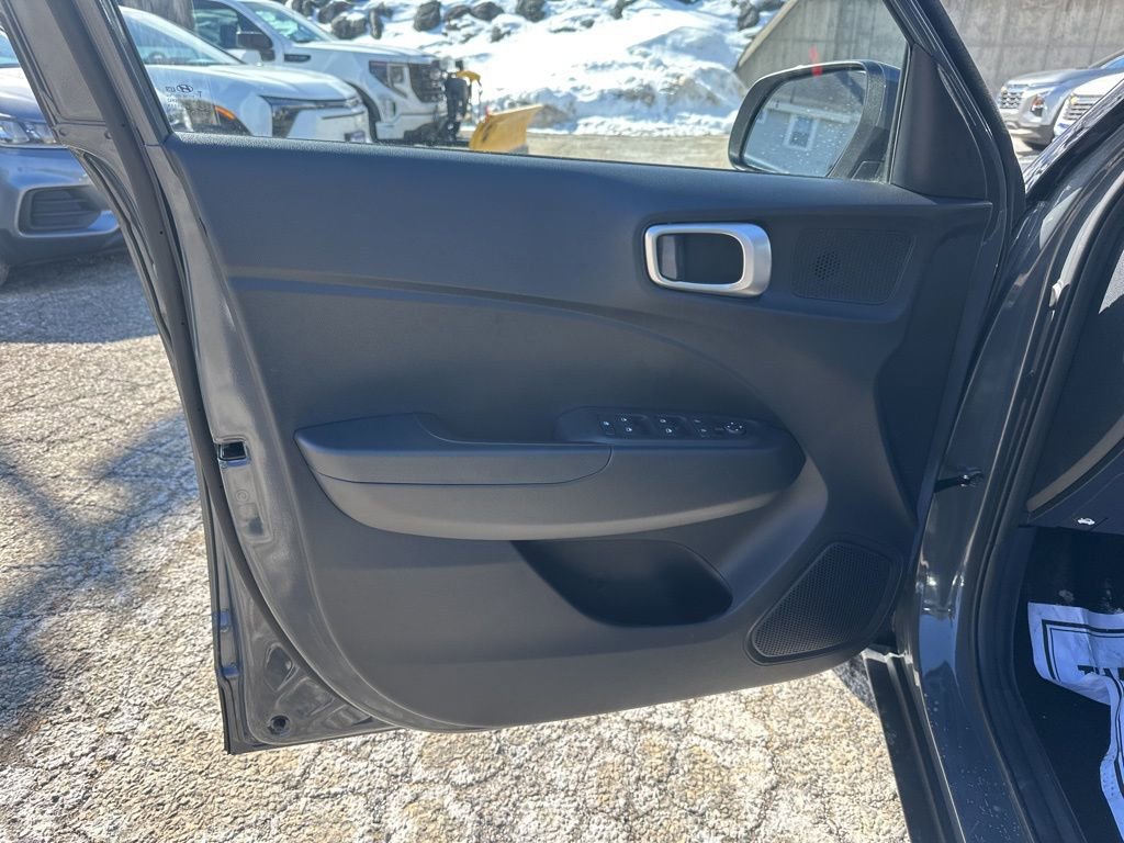 Used 2026 Hyundai Venue SEL image 9