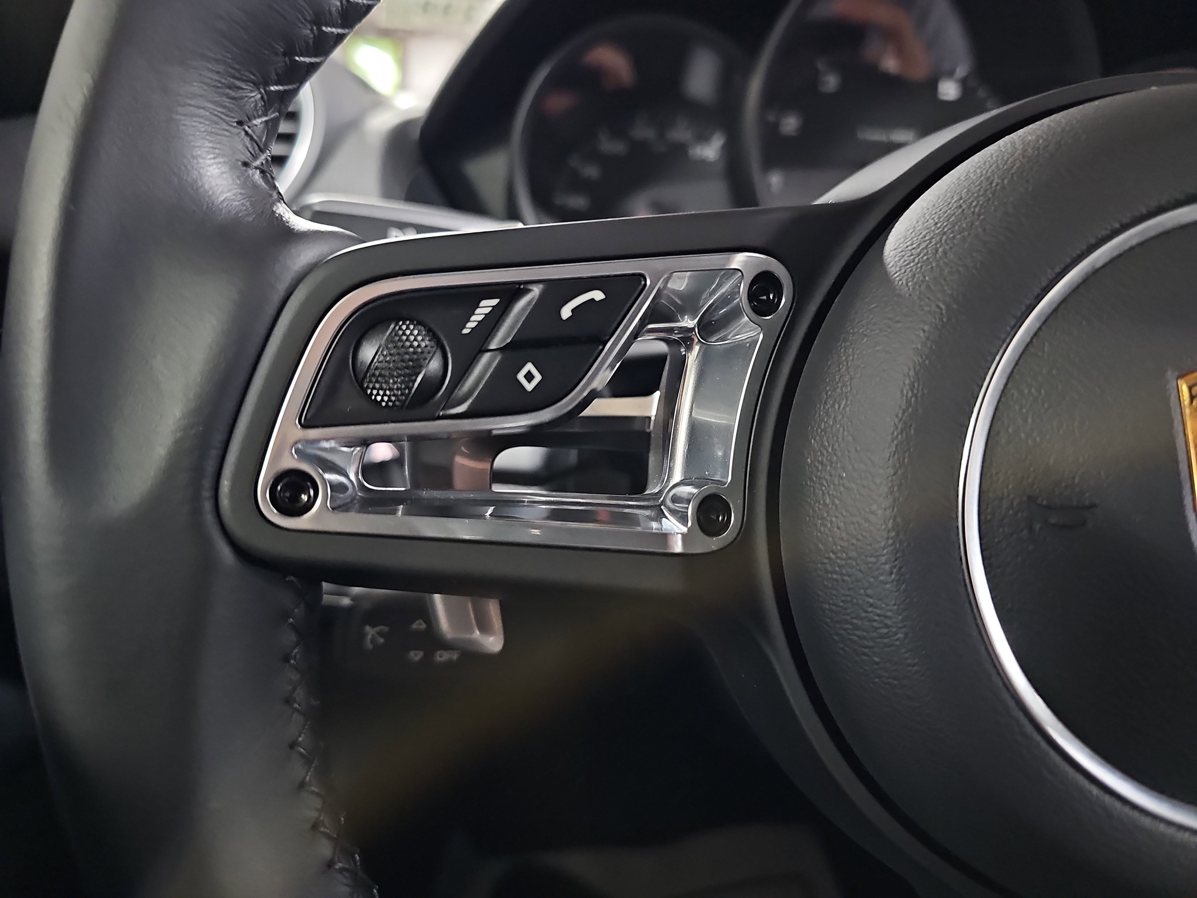 Used 2021 Porsche 718 Cayman RWD image 16