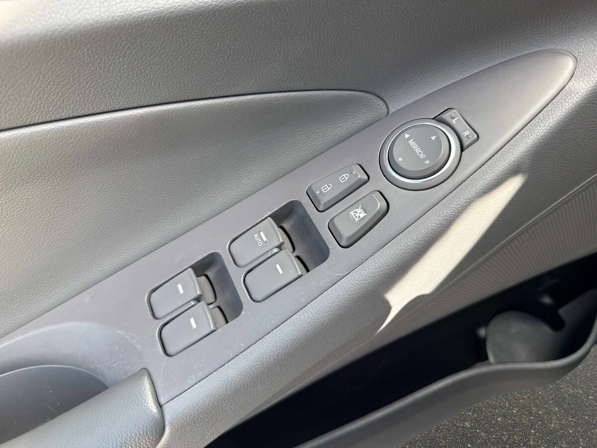 Used 2015 Hyundai Sonata Hybrid FWD image 16