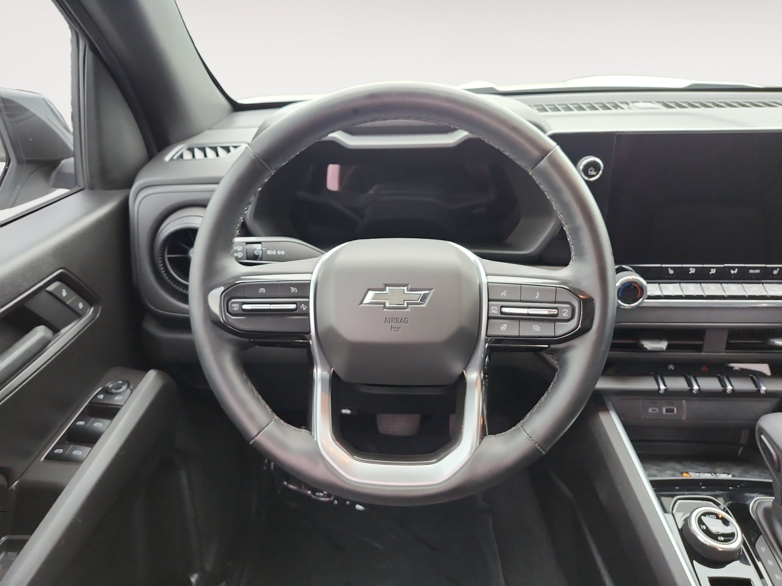 Used 2025 Chevrolet Colorado Trail Boss AWD/4WD image 12