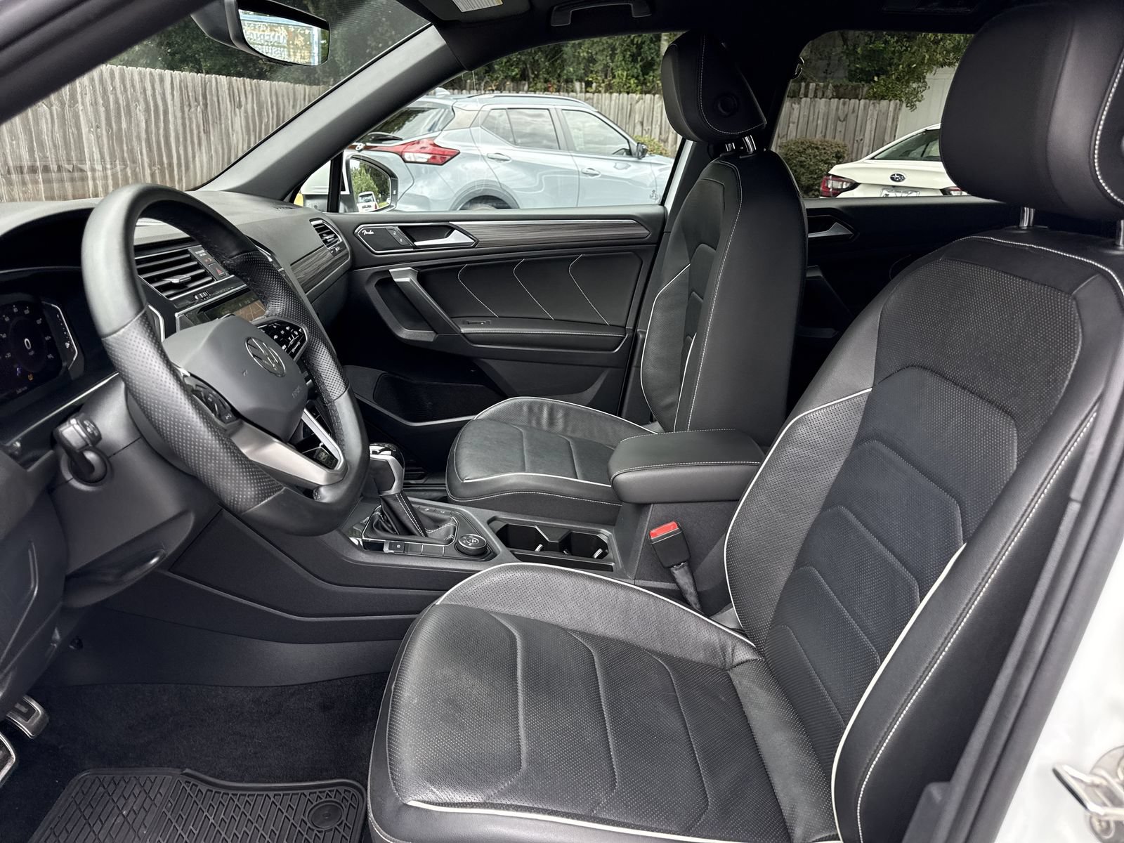 Used 2022 Volkswagen Tiguan SEL R-Line AWD/4WD image 9