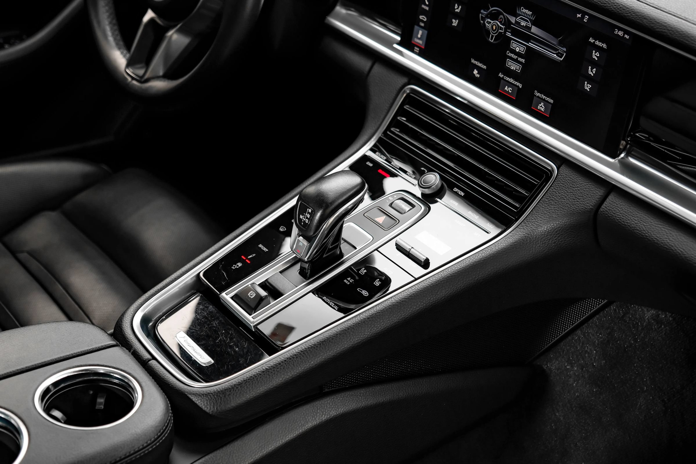 Used 2018 Porsche Panamera image 22