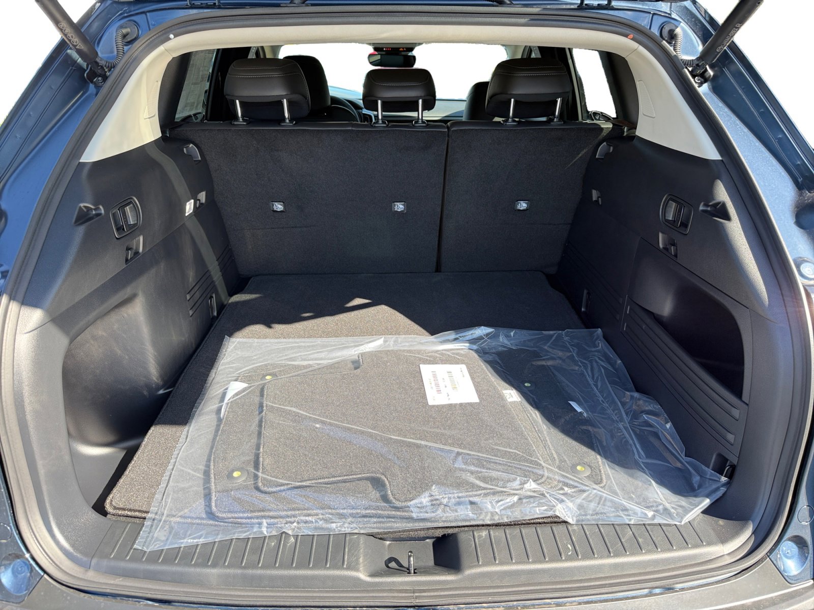 New 2026 MAZDA CX-50 AWD 2.5 Hybrid w/ Premium Pkg image 17