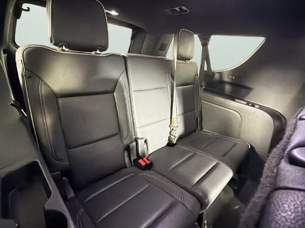 Certified 2025 Chevrolet Suburban Premier RWD image 32