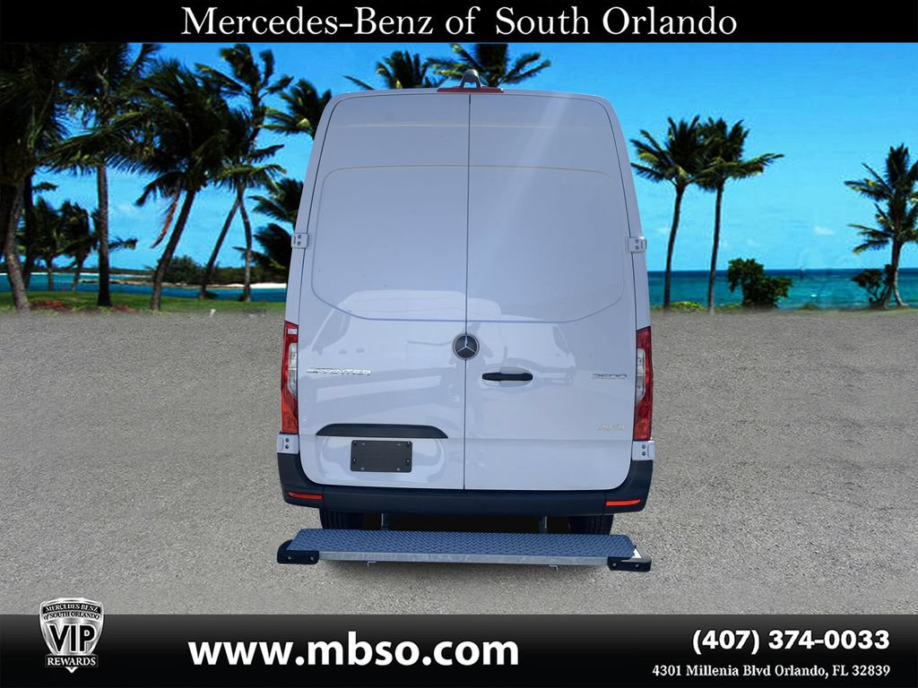 Used 2023 Mercedes-Benz Sprinter 2500 image 3
