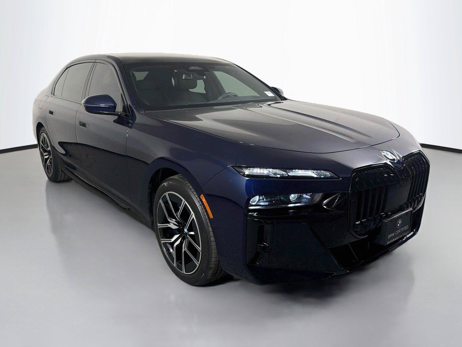 Used 2024 BMW 760i xDrive w/ Executive Package AWD/4WD image 3