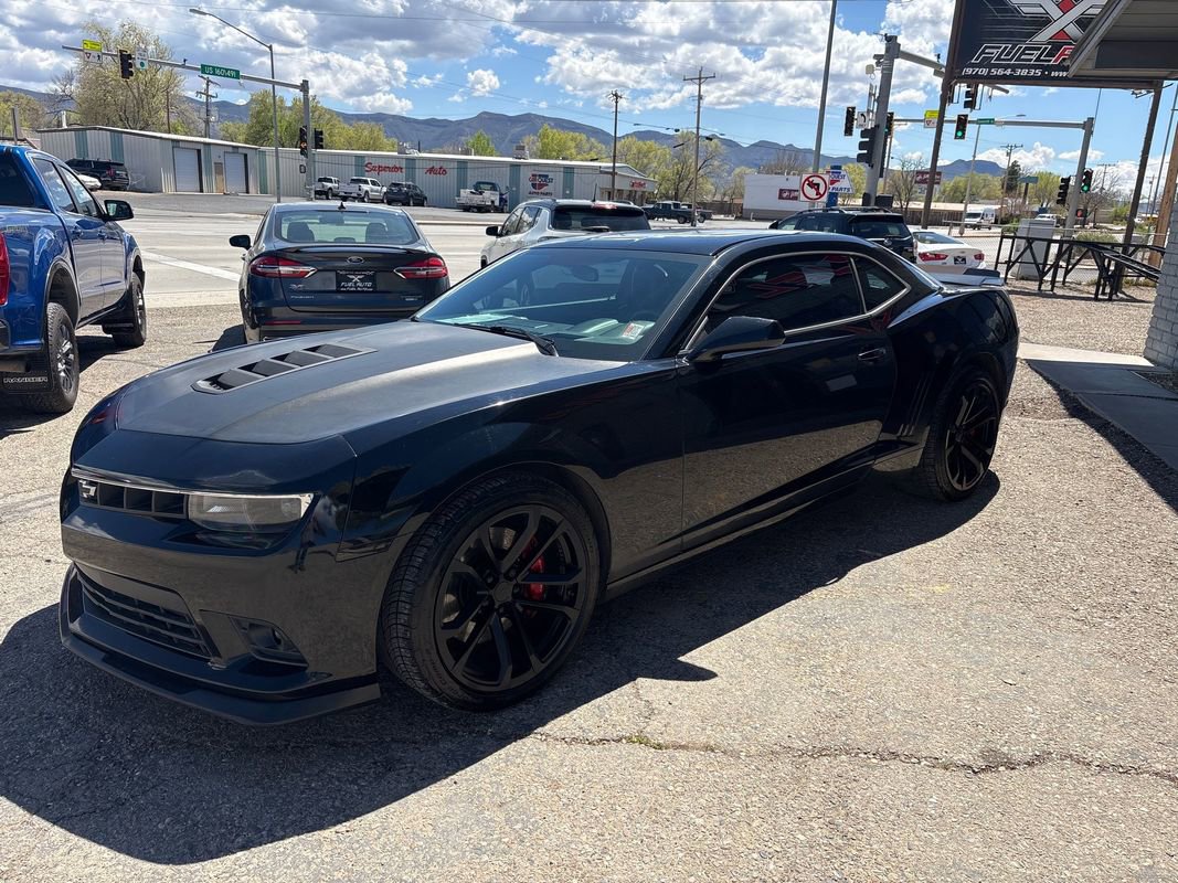 Used 2015 Chevrolet Camaro SS w/ SS Performance Package RWD image 7