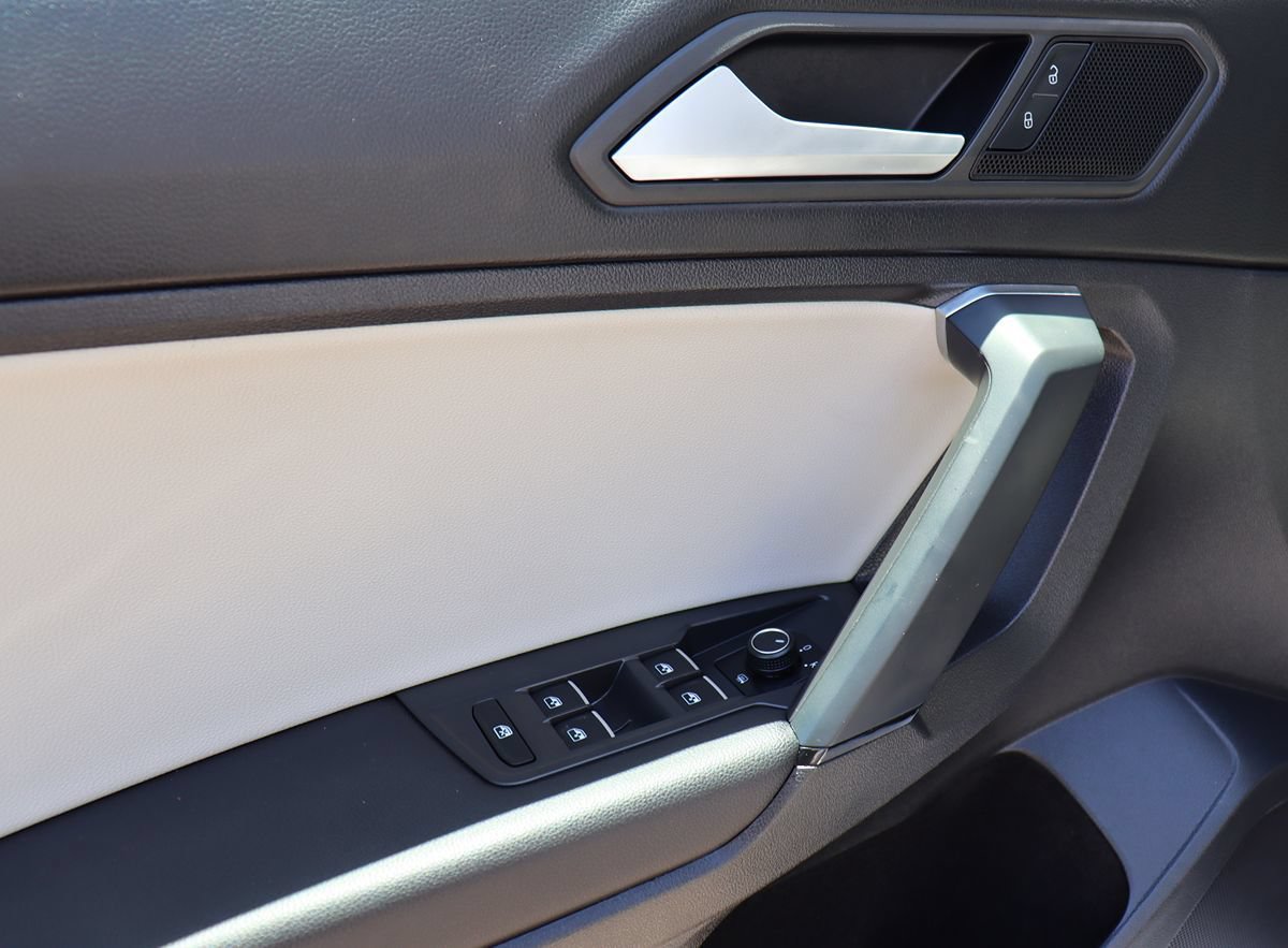 Used 2019 Volkswagen Tiguan SE w/ Panoramic Sunroof Package AWD/4WD image 37