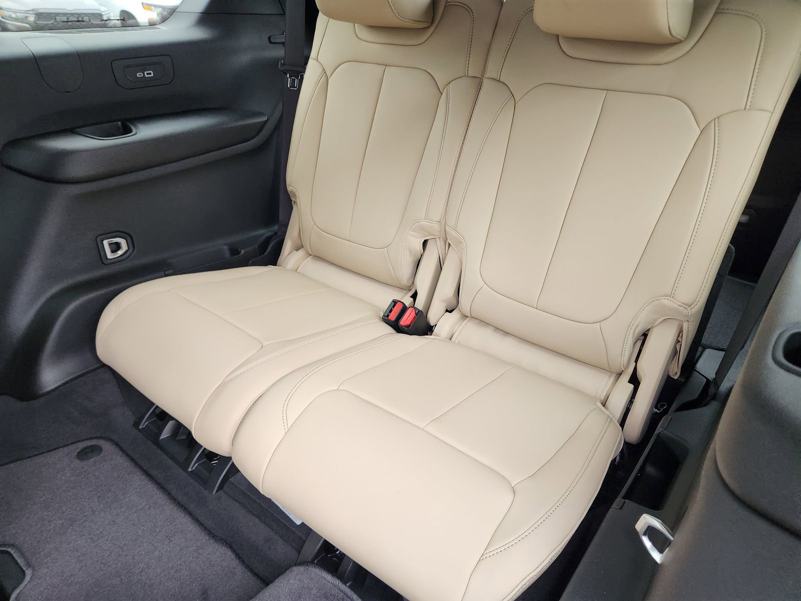 New 2025 Jeep Grand Cherokee L Limited w/ Trailer Tow Package image 25