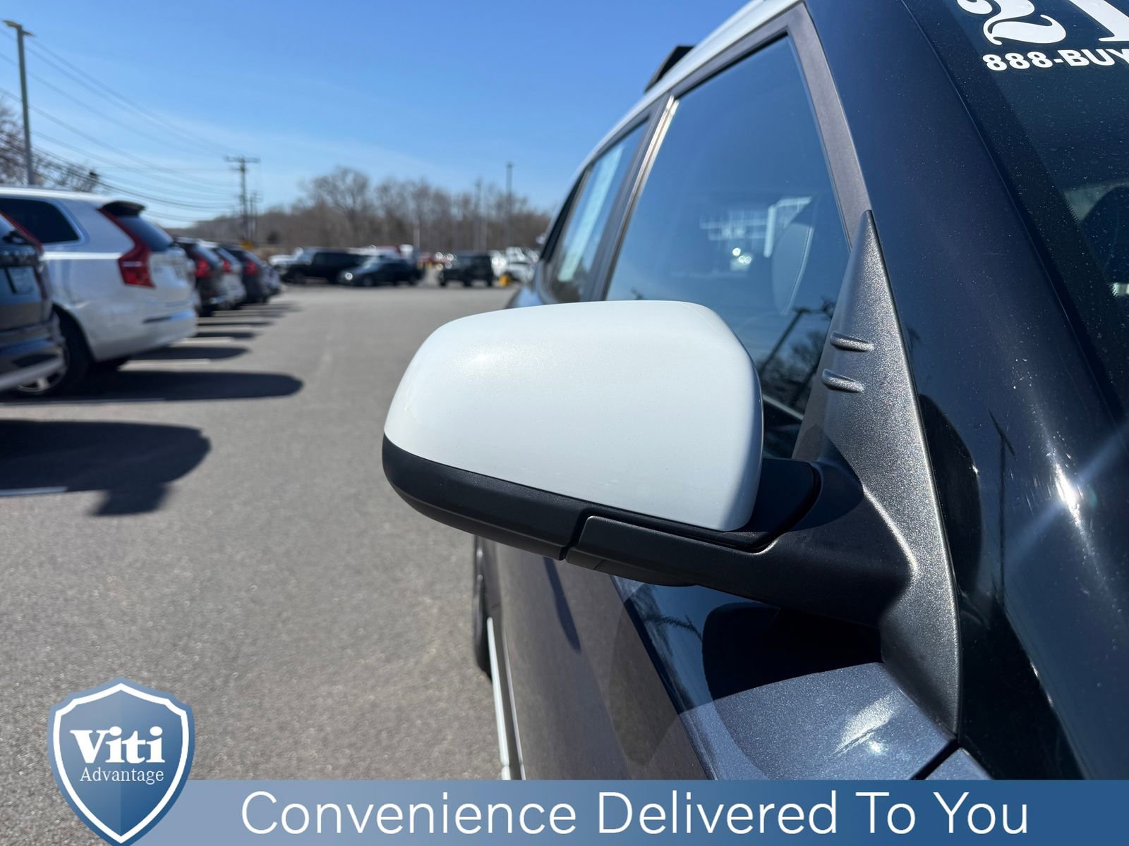 Used 2021 Hyundai Venue FWD image 10