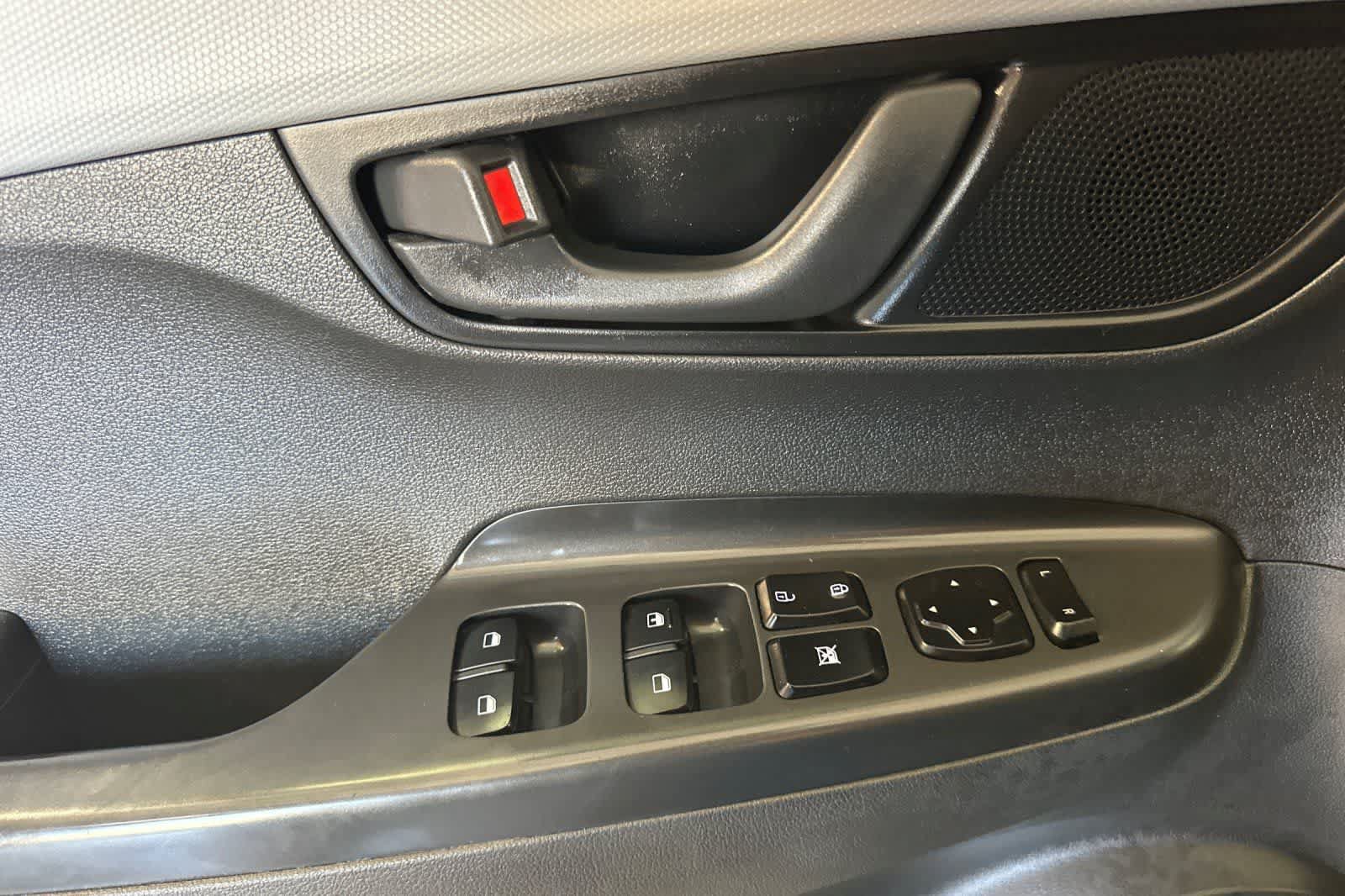 Used 2019 Hyundai Kona SE FWD image 15