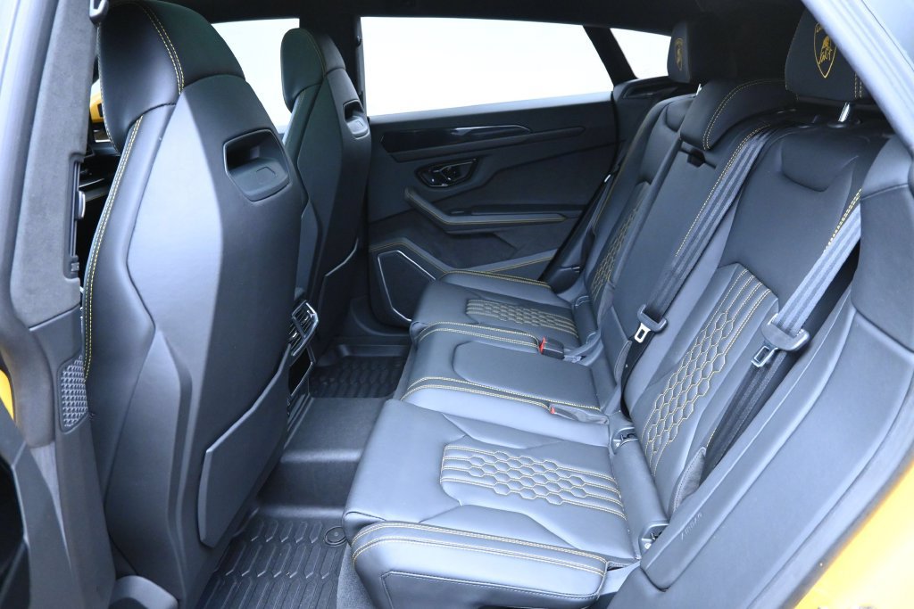 Used 2025 Lamborghini Urus SE AWD/4WD image 7