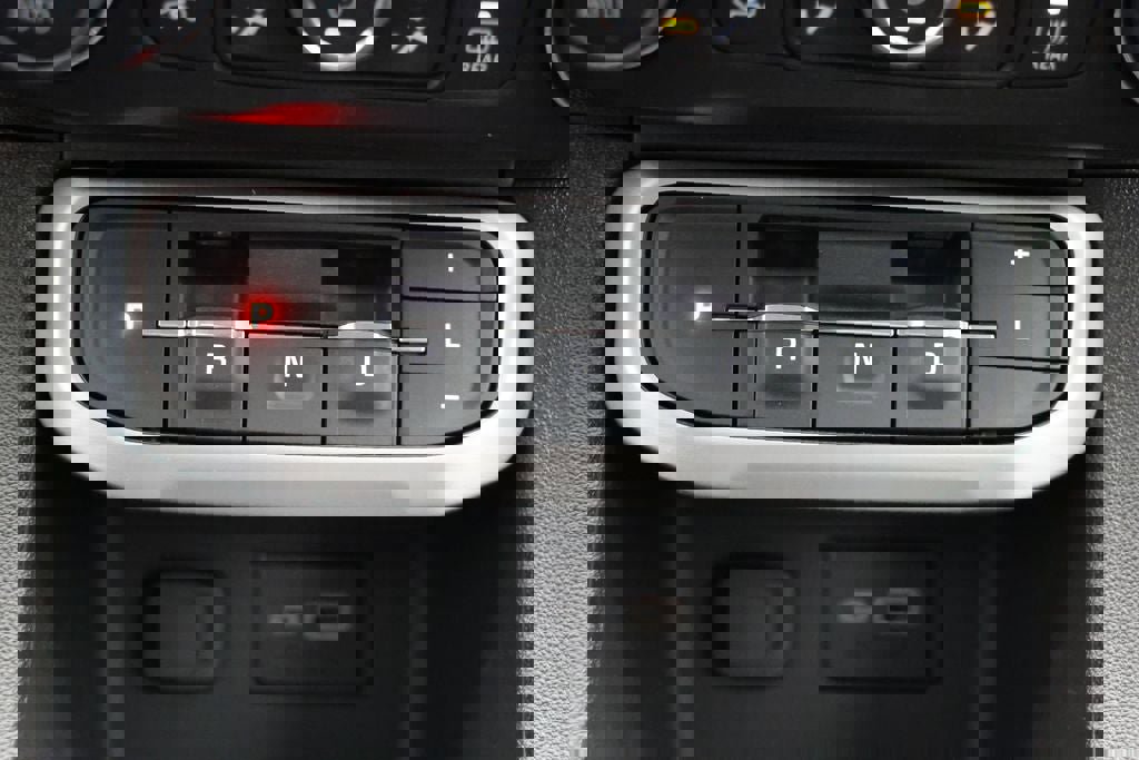 Used 2023 GMC Acadia SLE w/ Driver Convenience Package image 23