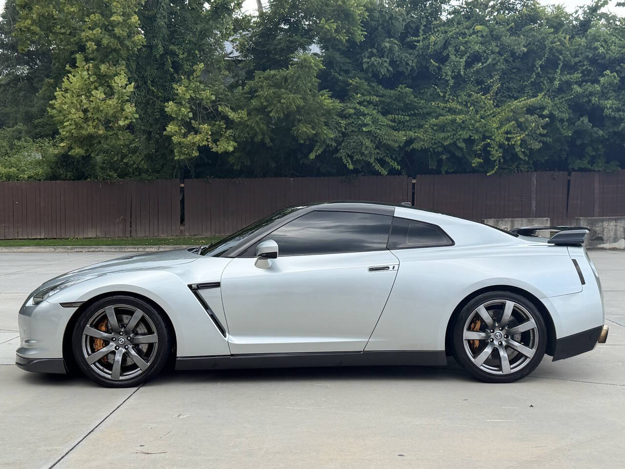 Used 2009 Nissan GT-R Premium AWD/4WD image 23