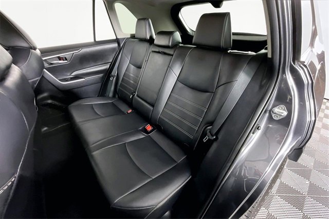 Used 2021 Toyota RAV4 XLE Premium image 22
