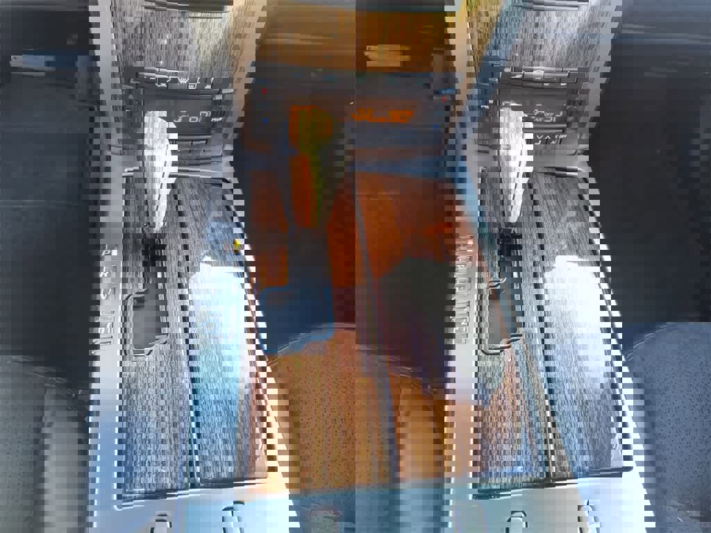 Used 2006 Cadillac XLR V image 18