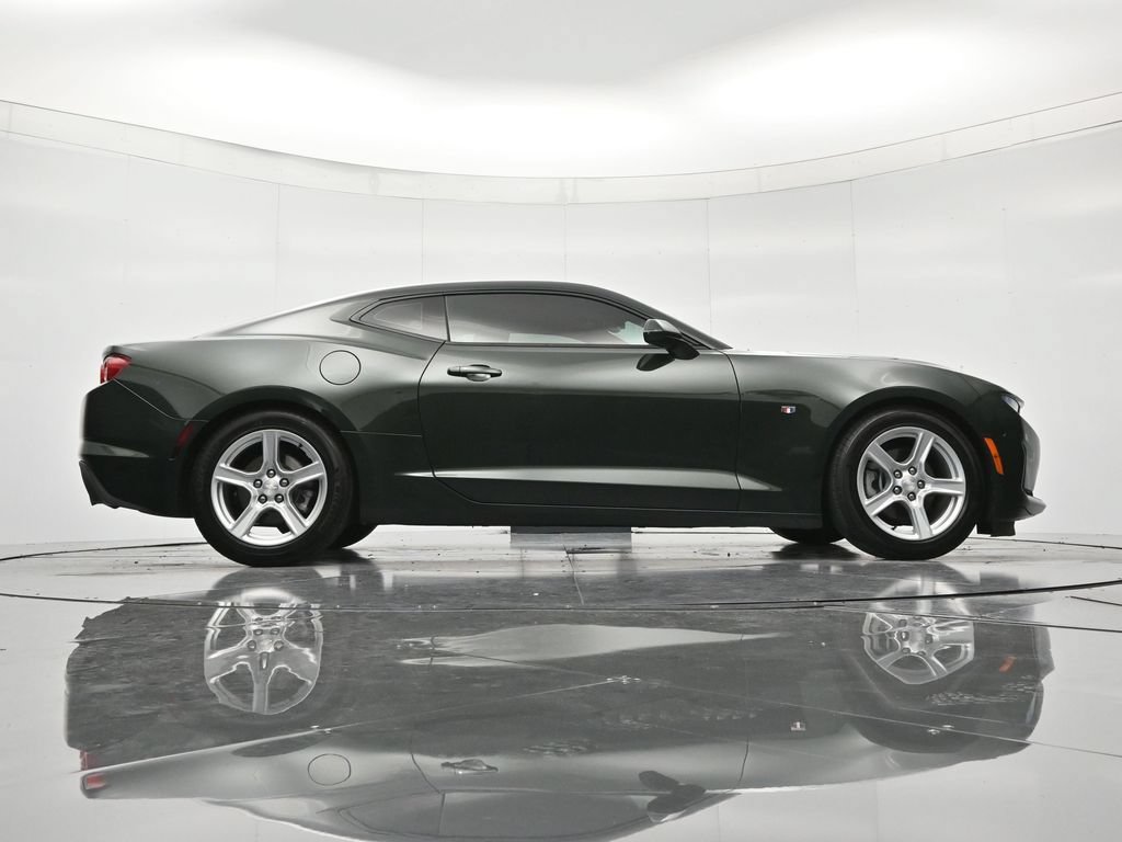 Used 2020 Chevrolet Camaro LT RWD image 35