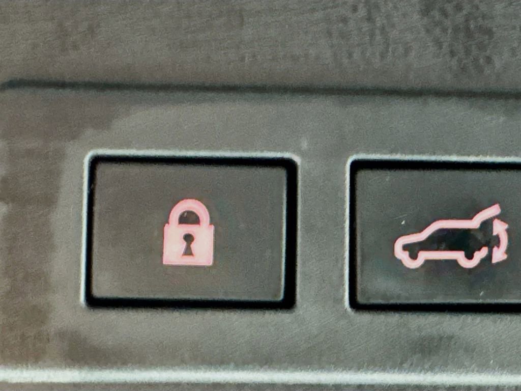 Used 2022 Subaru Ascent Limited w/ Technology Package image 35