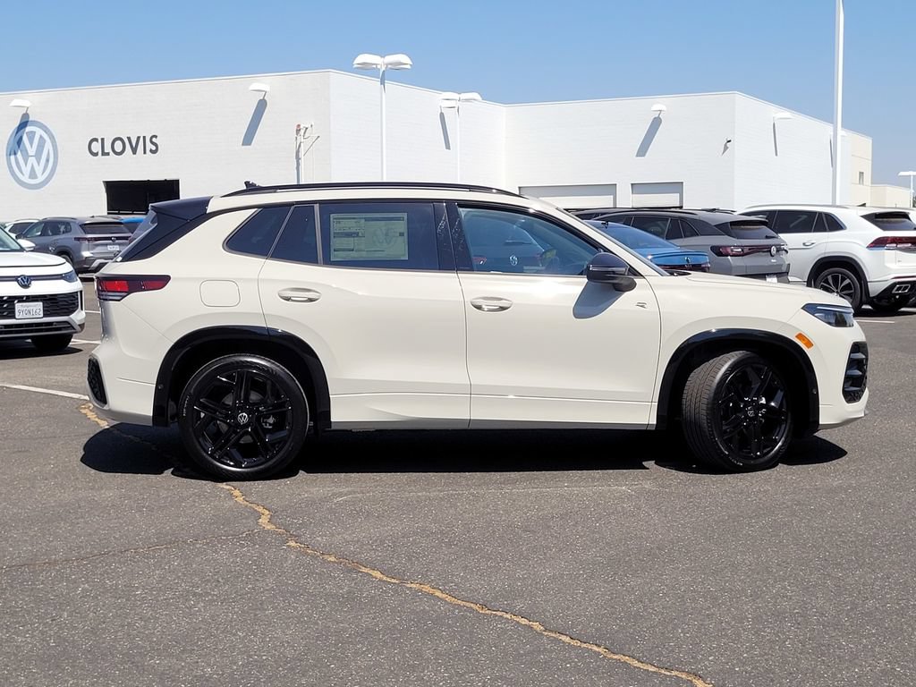New 2026 Volkswagen Tiguan SE R-Line FWD image 4
