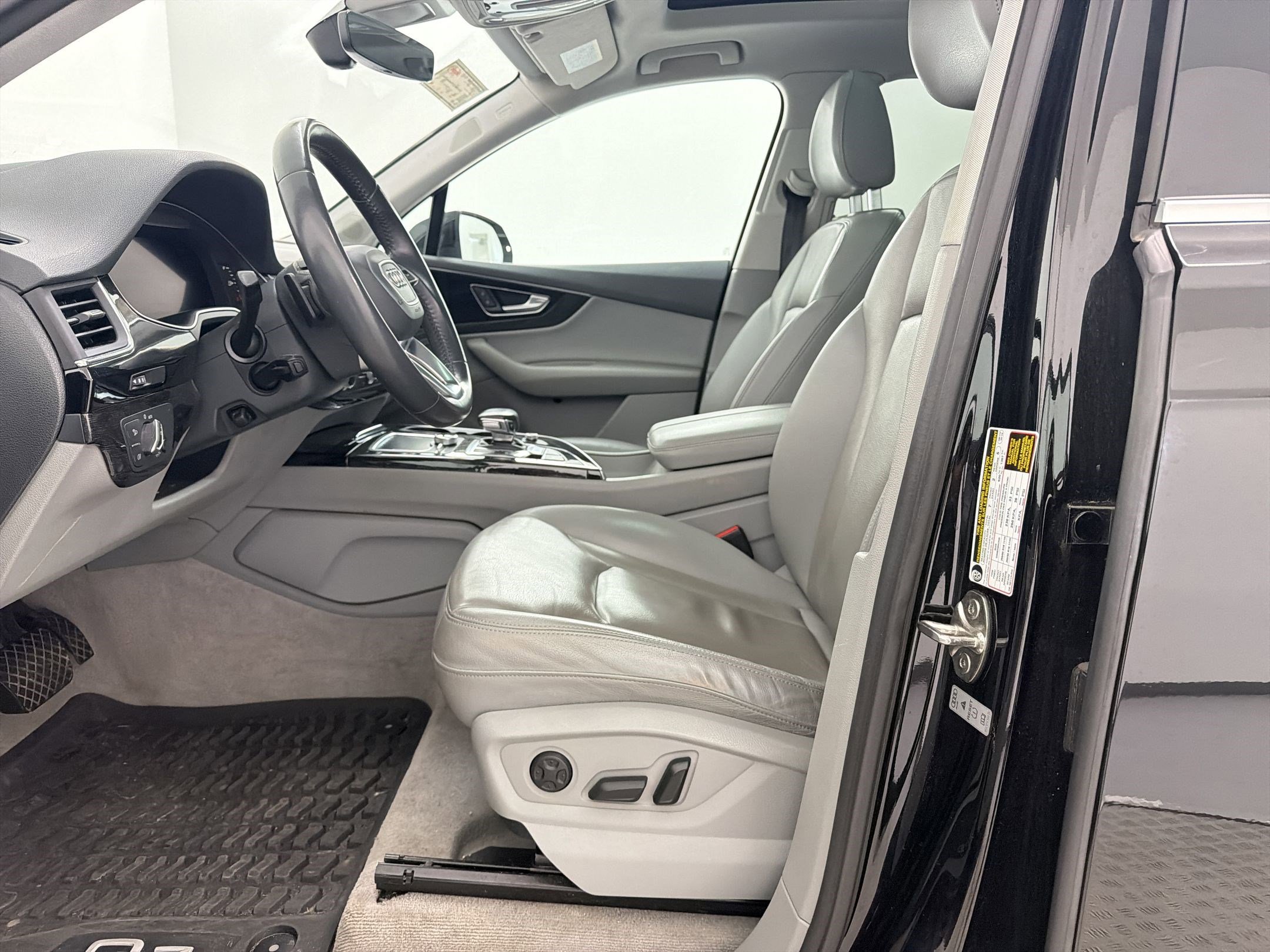 Used 2019 Audi Q7 3.0T Premium Plus image 5
