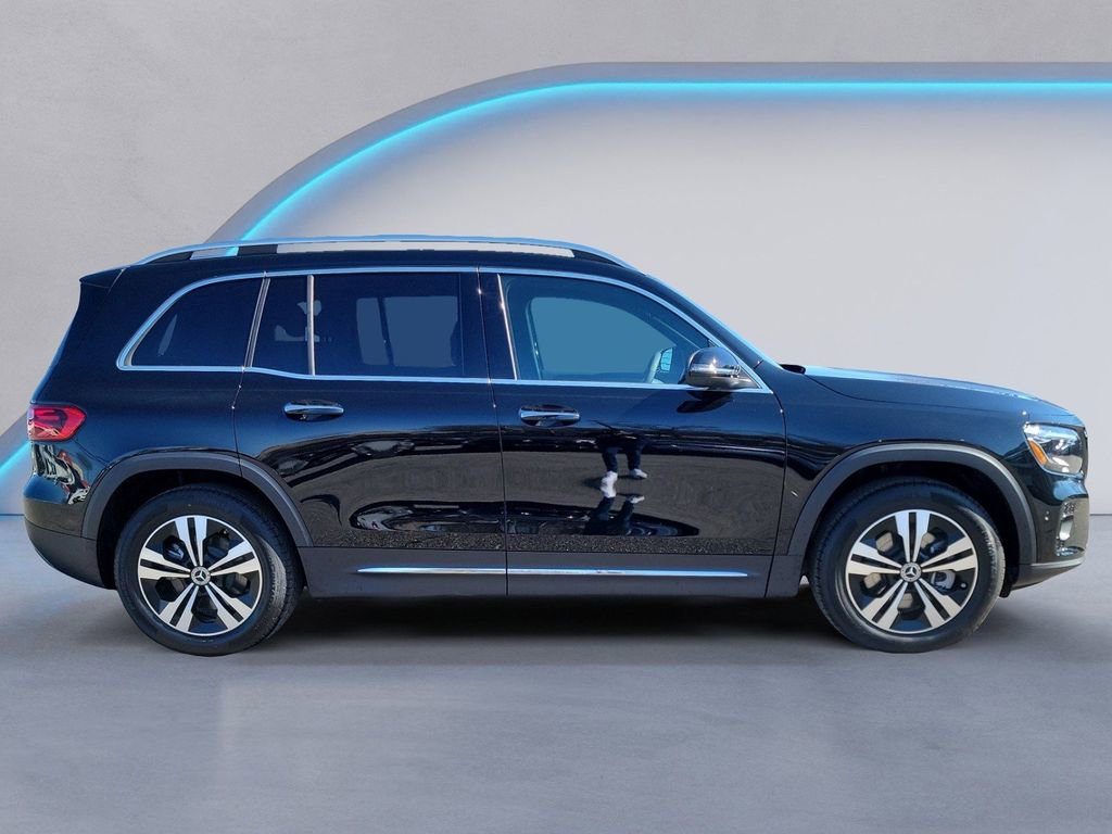 New 2025 Mercedes-Benz GLB 250 4MATIC image 2
