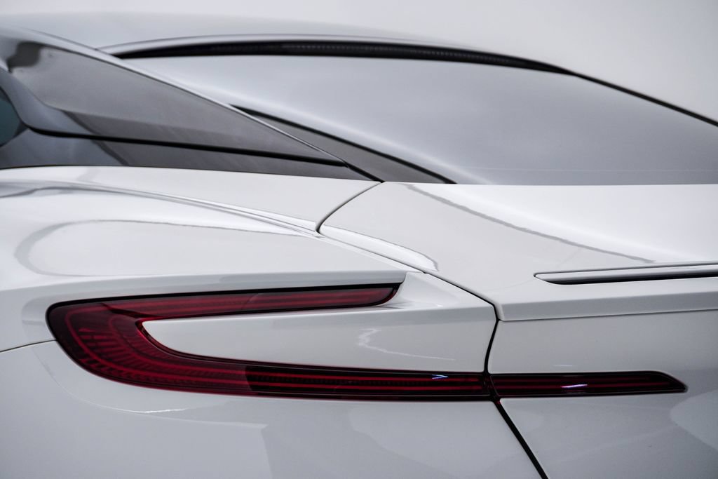 Used 2024 Aston Martin DB12 Coupe RWD image 13