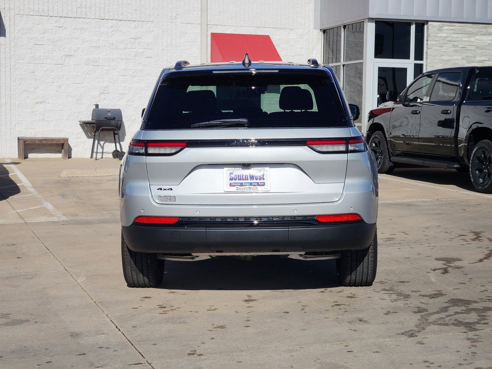 New 2025 Jeep Grand Cherokee Limited image 8