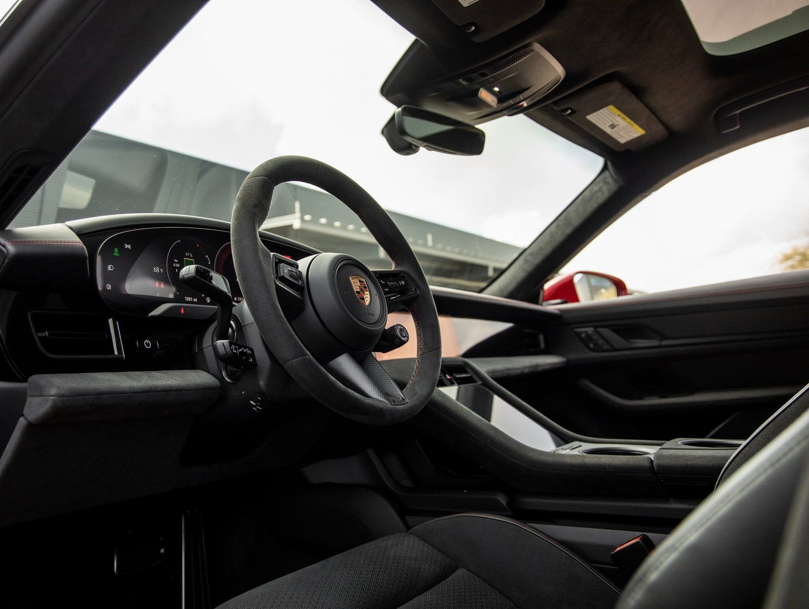 Used 2025 Porsche Taycan GTS image 4