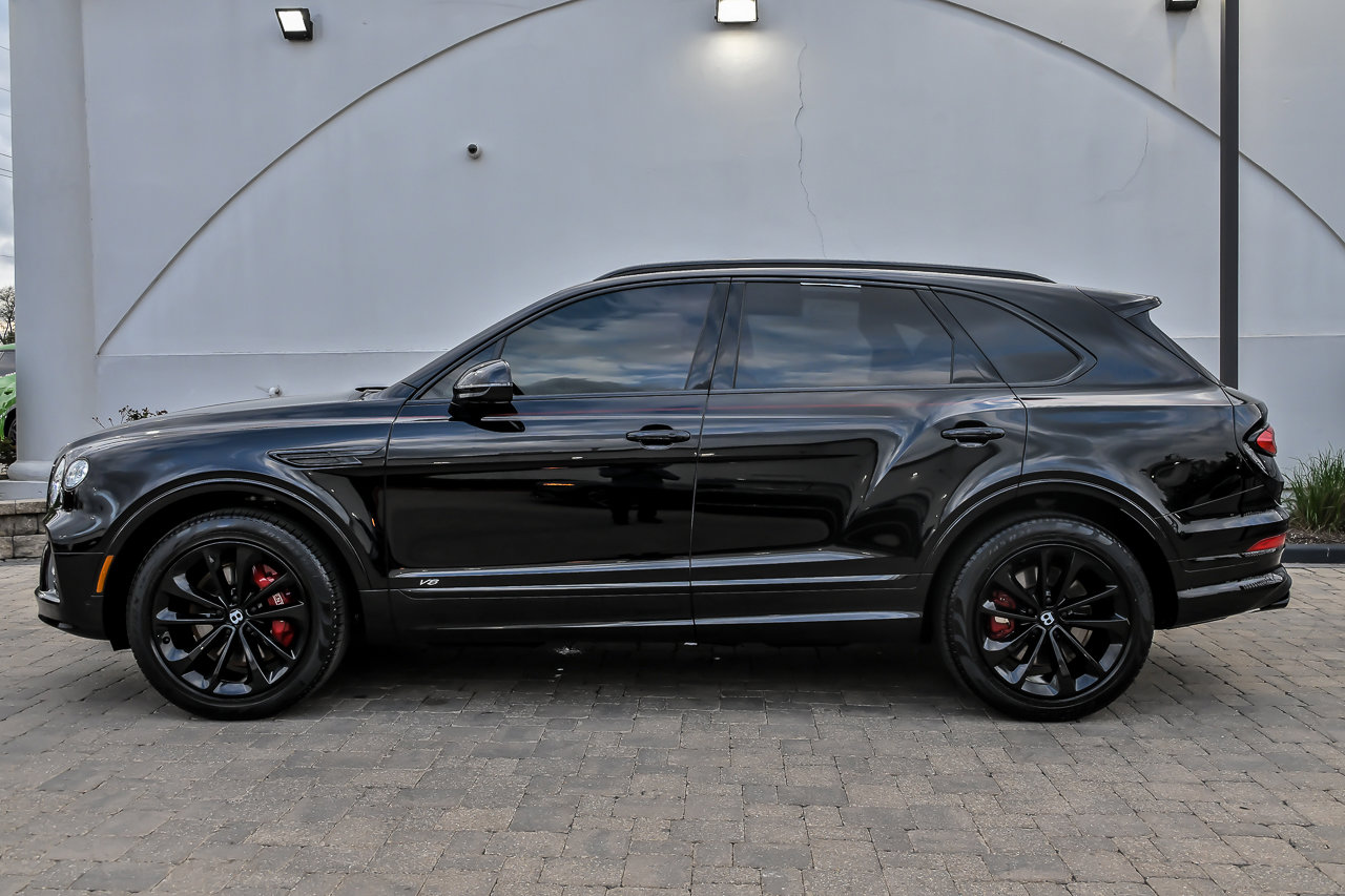 Used 2022 Bentley Bentayga AWD/4WD image 11