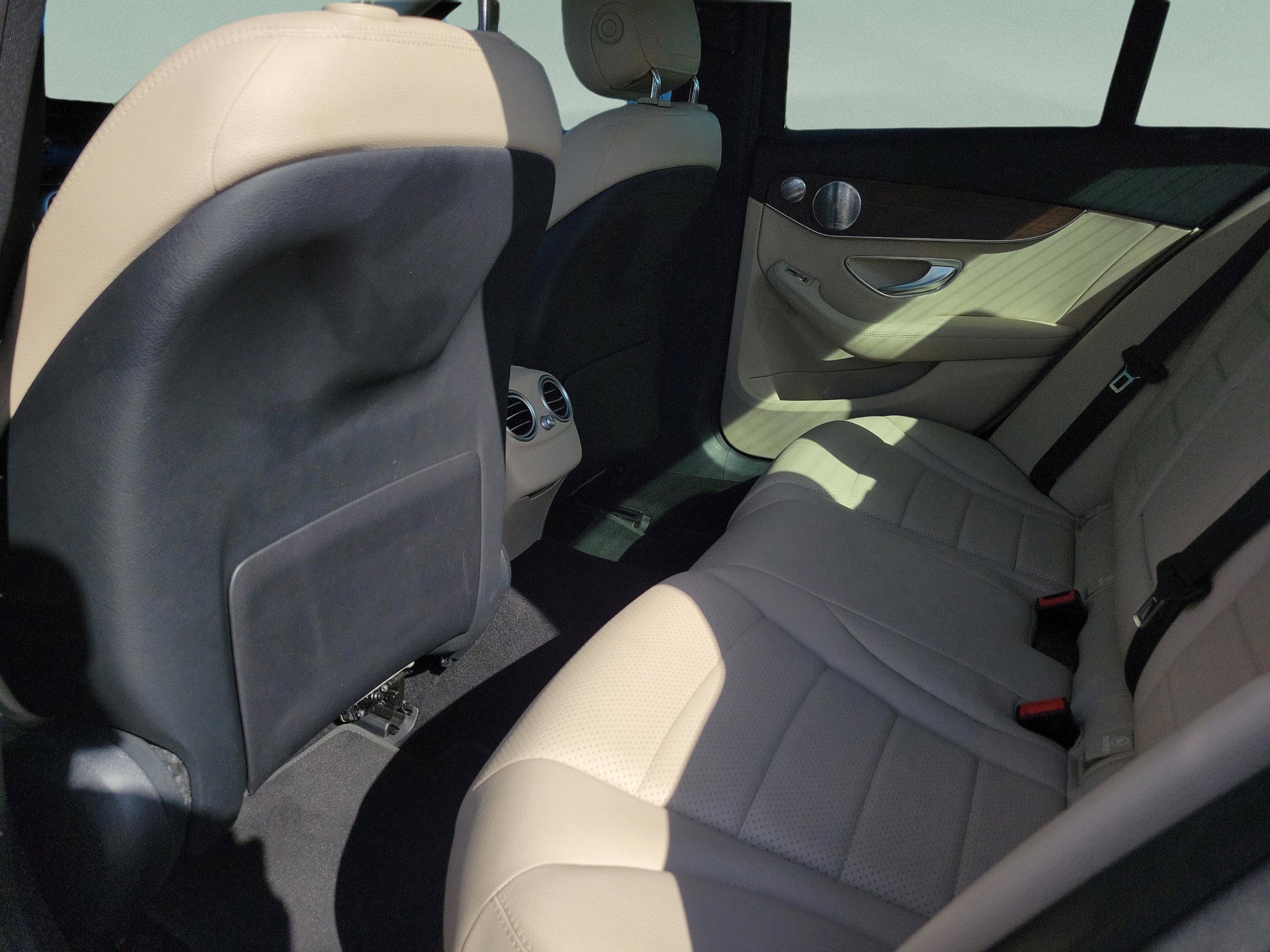 Used 2021 Mercedes-Benz C 300 Sedan image 6