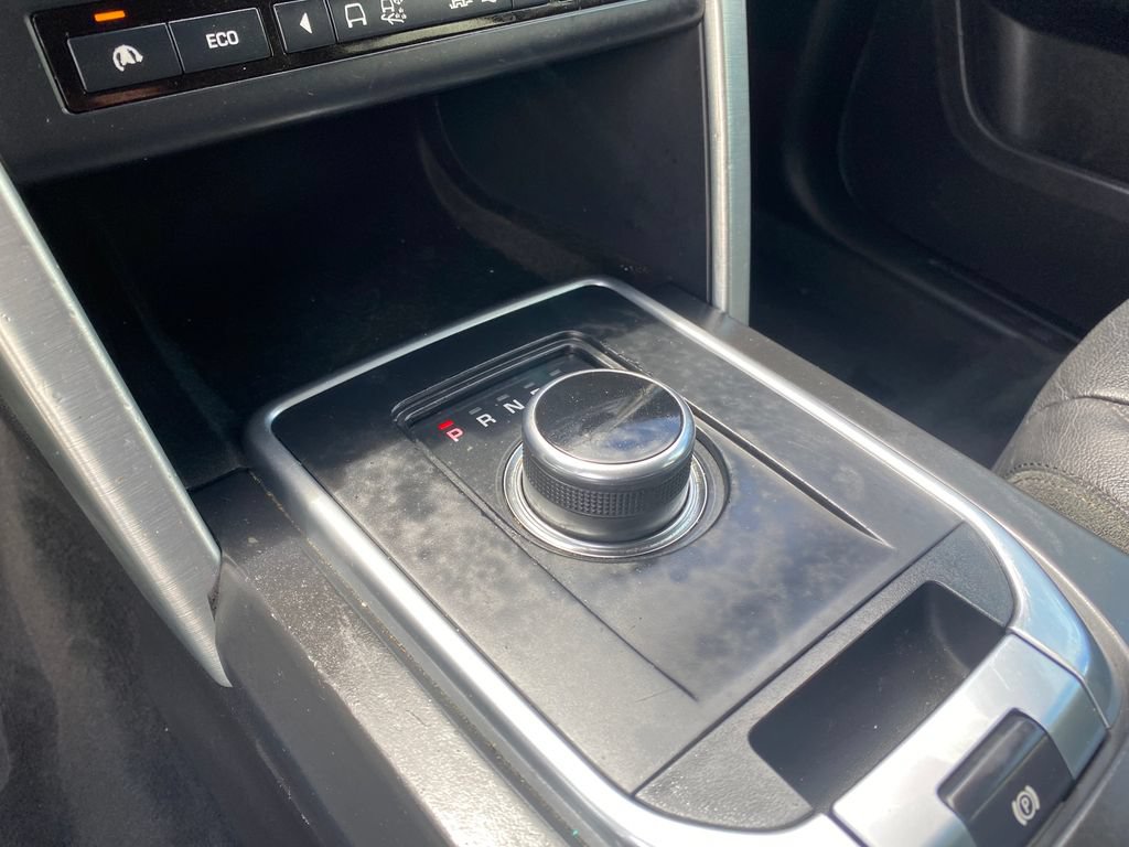 Used 2017 Land Rover Discovery Sport SE AWD/4WD image 35