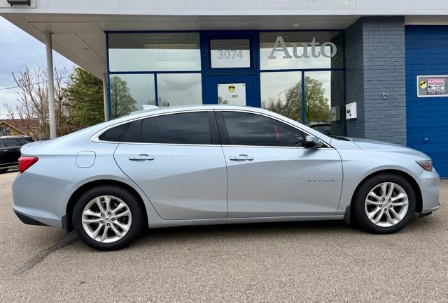 Used 2017 Chevrolet Malibu LT w/ Driver Confidence Package FWD image 2