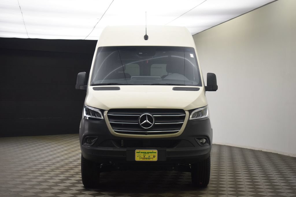 Used 2024 Mercedes-Benz Sprinter 2500 image 20