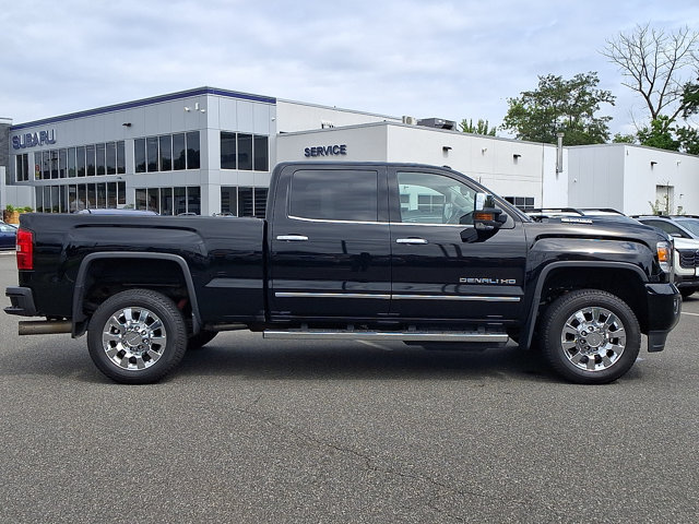 Used 2017 GMC Sierra 2500 Denali w/ Duramax Plus Package AWD/4WD image 7