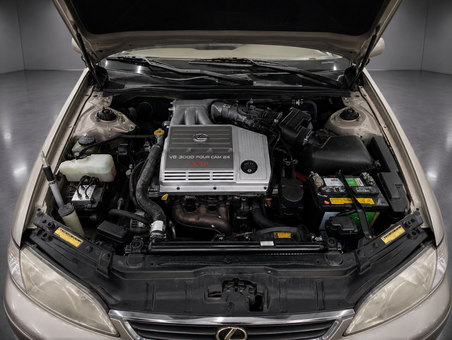 Used 2000 Lexus ES 330 FWD image 8