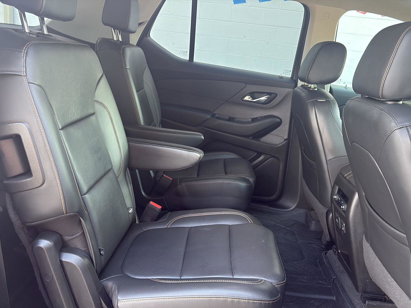 Used 2020 Chevrolet Traverse LT w/ LT Premium Package image 19