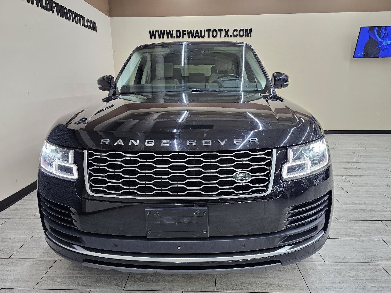 Used 2018 Land Rover Range Rover HSE AWD/4WD image 3