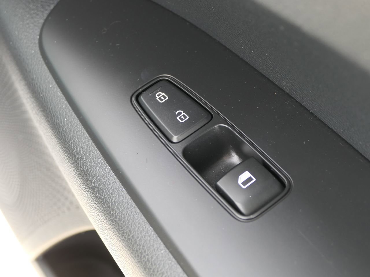 Used 2022 Kia Forte LXS image 27