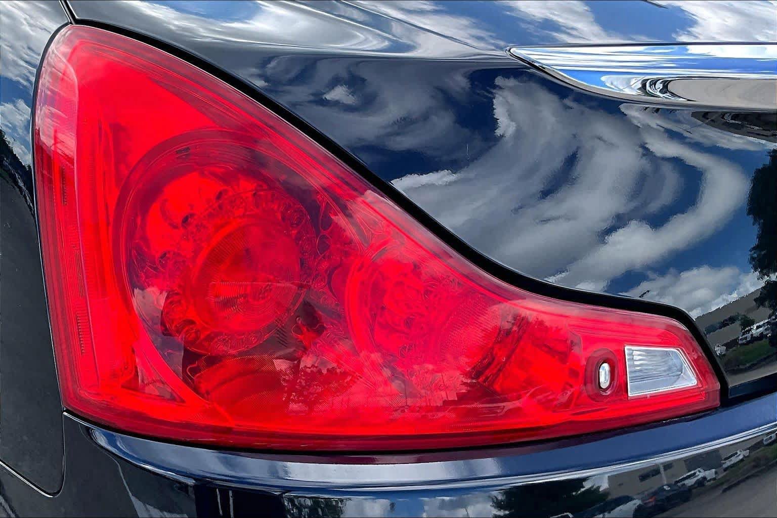 Used 2011 INFINITI G37 Journey w/ Premium Pkg RWD image 25