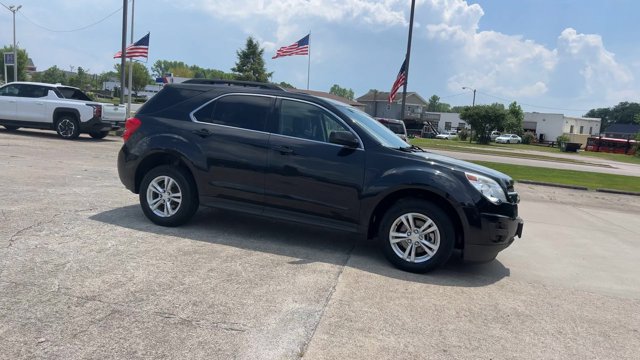 Used 2015 Chevrolet Equinox LT w/ Driver Convenience Package FWD image 2