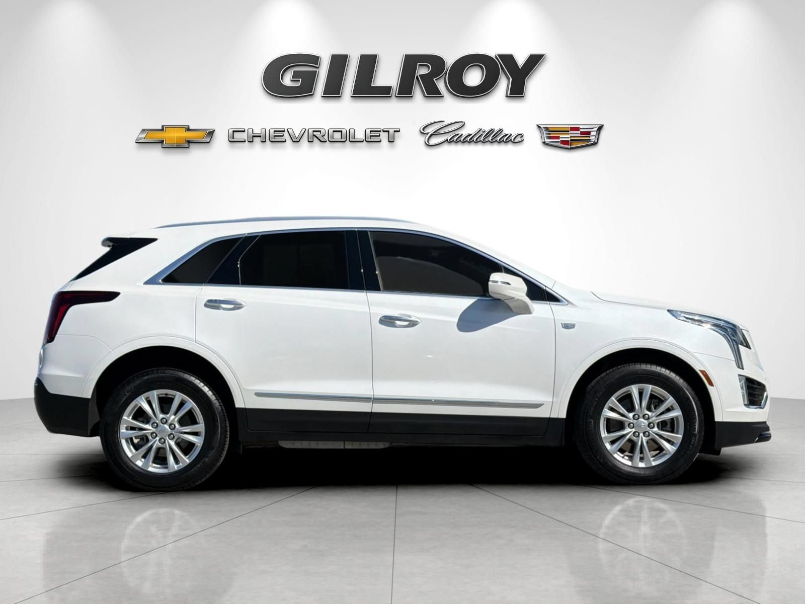 Used 2023 Cadillac XT5 Luxury AWD/4WD image 2