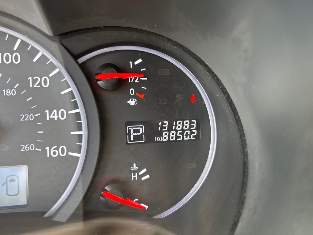 Used 2012 Nissan Quest SL FWD image 17