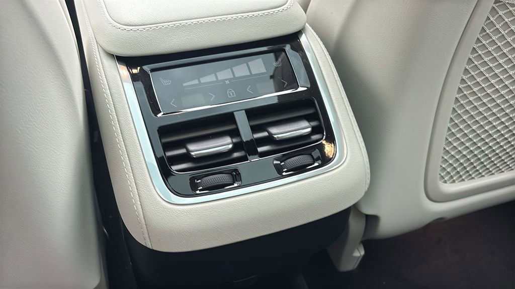 New 2026 Volvo XC90 B6 Ultra image 9