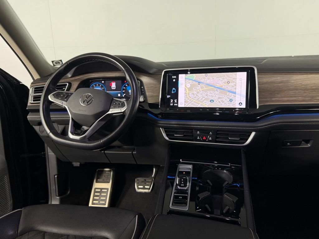 Used 2024 Volkswagen Atlas SEL Premium R-Line image 16