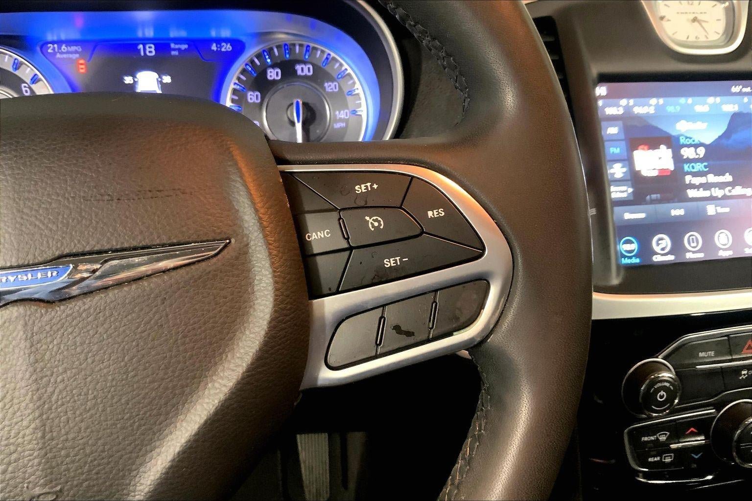 Used 2023 Chrysler 300 Touring w/ Sport Appearance Package RWD image 19