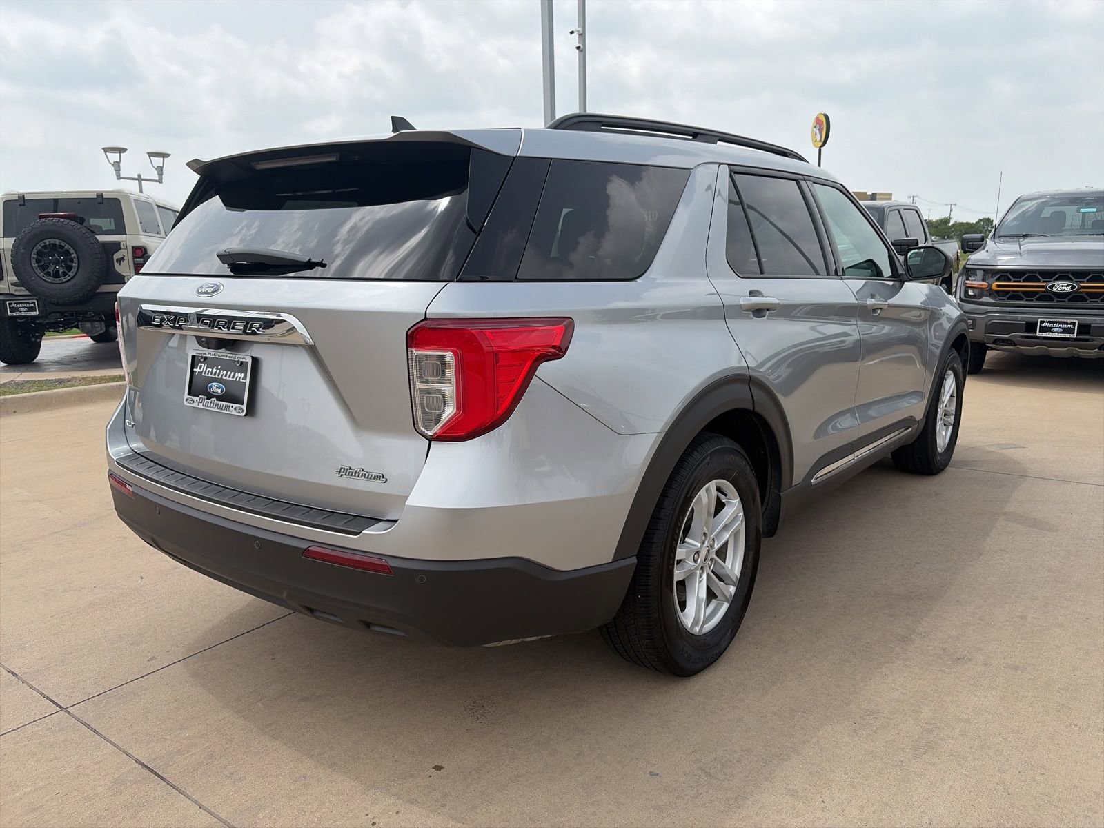 Used 2021 Ford Explorer XLT RWD image 5