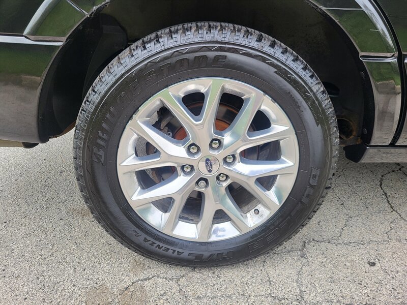 Used 2015 Ford Expedition Limited w/ Equipment Group 301A AWD/4WD image 36